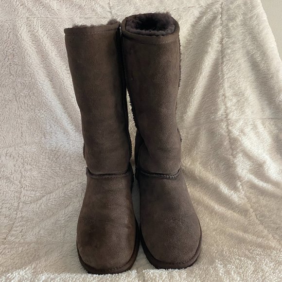Woman’s Ugg Classic Tall Boots 5815 - Chestnut Size 7 - Picture 3 of 7